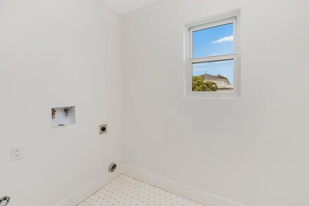 https://cdn.realtyfeed.com/cdn/127/306549312/31f10df2bcbf5a51fd7161aacb8b3585.webp