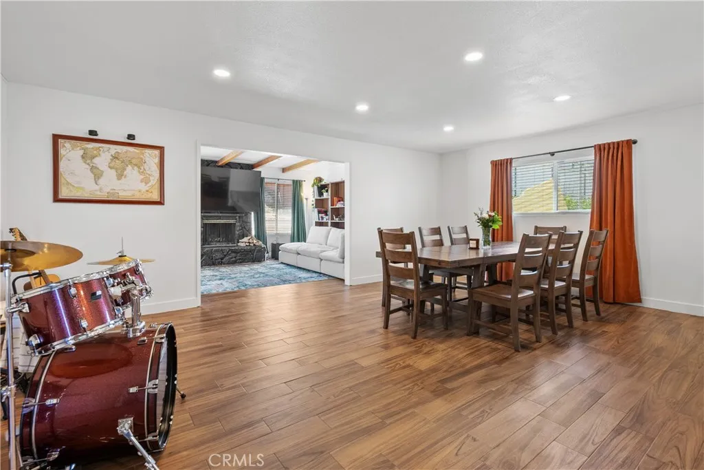 https://cdn.realtyfeed.com/cdn/127/306549335/22c9ec5e94ee16fe75d40a4f228b4897.webp