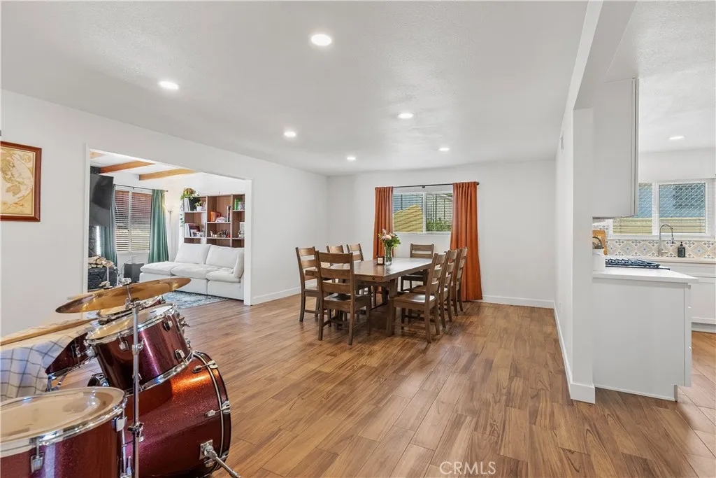 https://cdn.realtyfeed.com/cdn/127/306549335/fd5c8eec1677d9729da0d5a17e6ece66.webp