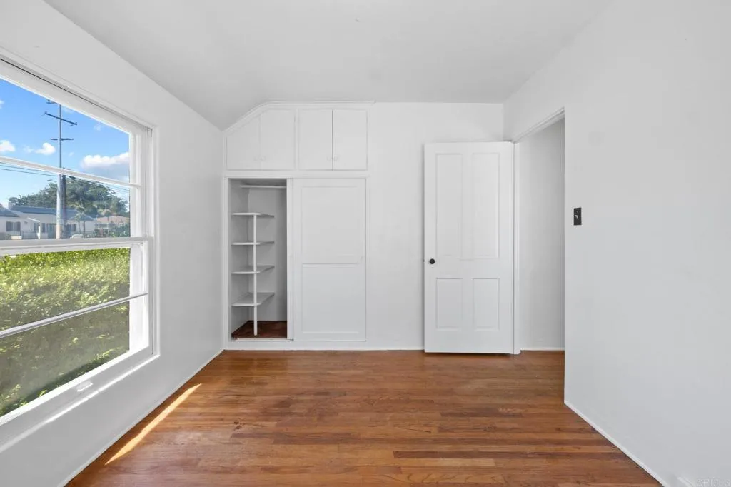 https://cdn.realtyfeed.com/cdn/127/306549374/81cb4430fb36ff2b4e9a776b3919a8bd.webp