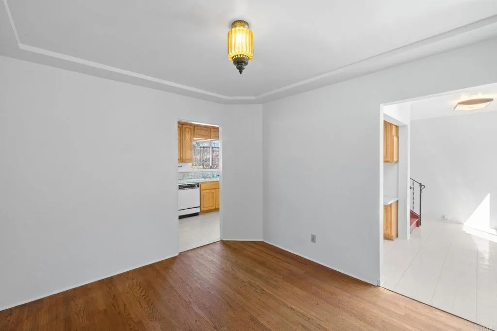 https://cdn.realtyfeed.com/cdn/127/306549374/c3476416d1af3cf9fbe6fb48074a0213.webp
