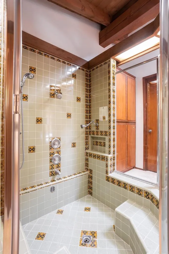 https://cdn.realtyfeed.com/cdn/127/306549379/1e448dba1e8dd5b038cf02341767439e.webp