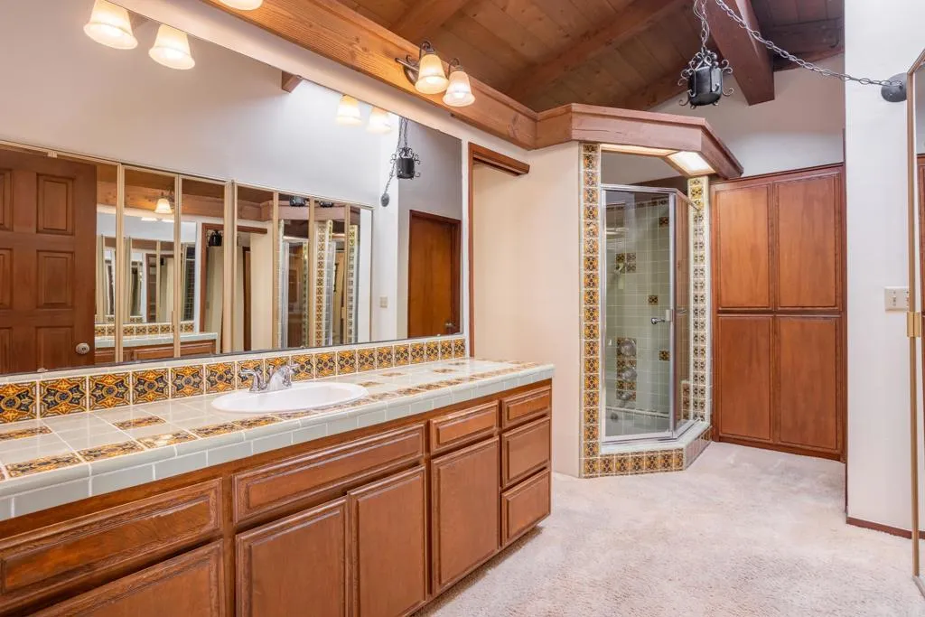https://cdn.realtyfeed.com/cdn/127/306549379/51d23f0c9b8f6ead2e952f47ddb41161.webp