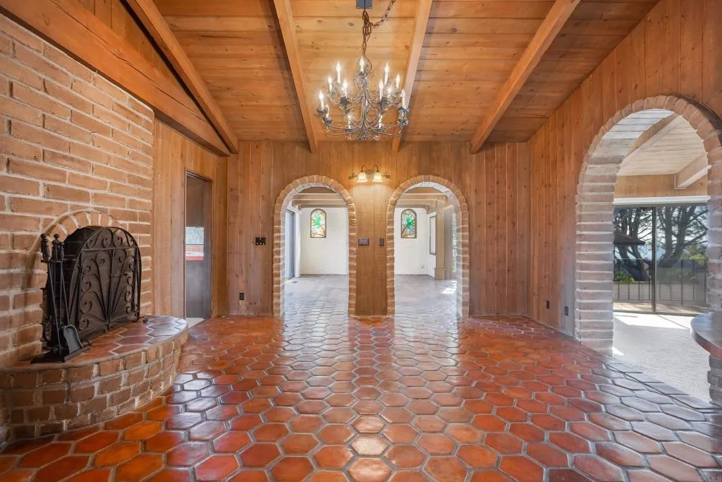 https://cdn.realtyfeed.com/cdn/127/306549379/a0ea859b6c7d52e1f52a8bbf3132064f.webp