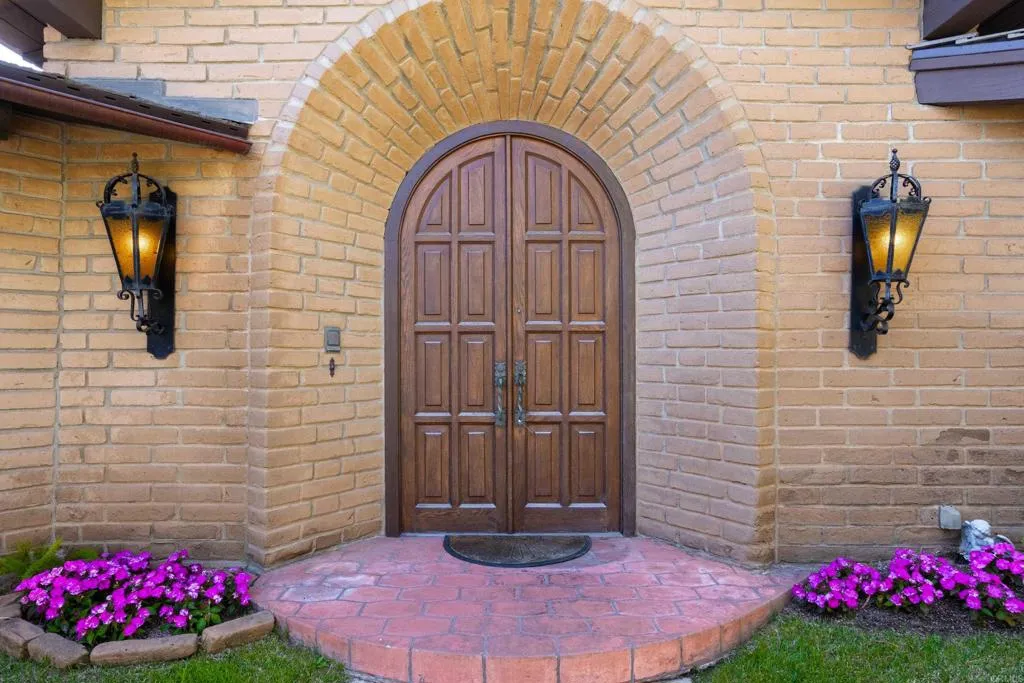 https://cdn.realtyfeed.com/cdn/127/306549379/d4ccc07502d1a997c8e110f03201211a.webp