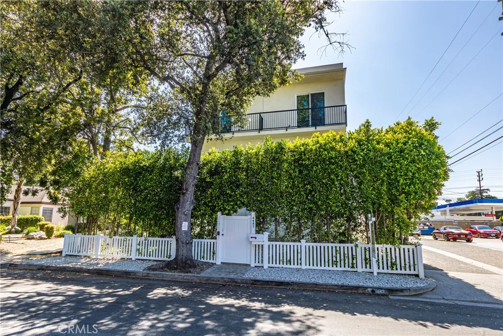 4443 Auckland Avenue, Toluca Lake, CA 91602