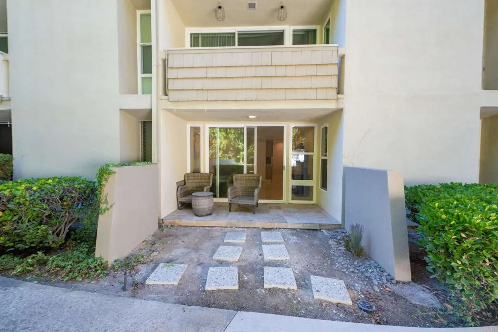 La Jolla, CA 92037