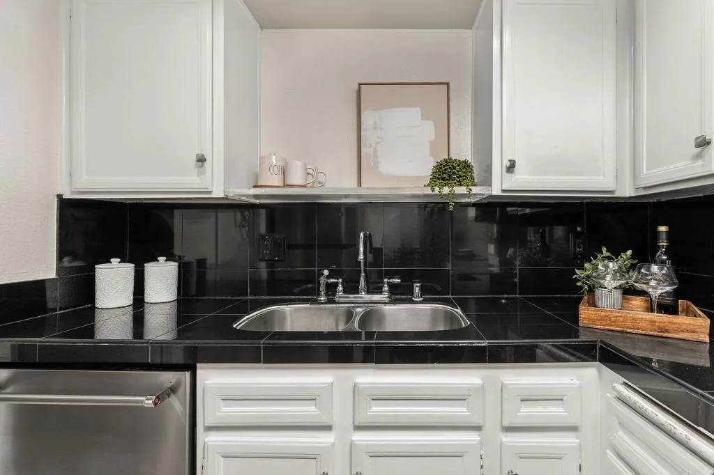 https://cdn.realtyfeed.com/cdn/127/306549478/4c70edd105ba3f34eafa8feb2abb972c.webp