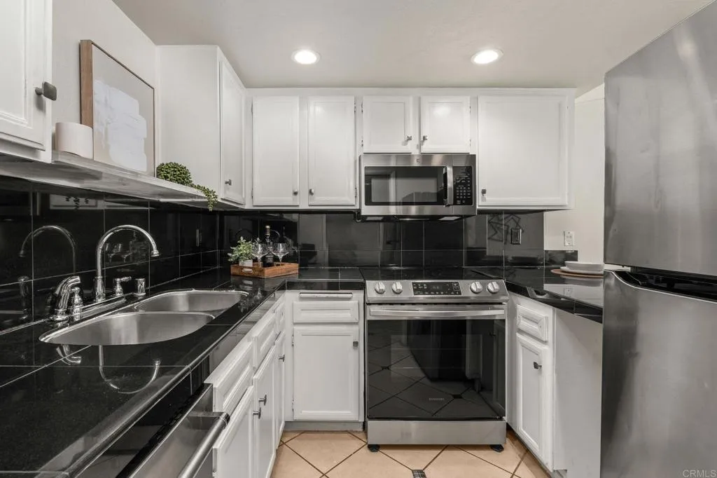 https://cdn.realtyfeed.com/cdn/127/306549478/bbd2922f459f3a9b308f2766f5ab720c.webp