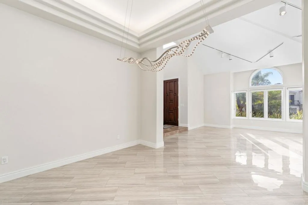 https://cdn.realtyfeed.com/cdn/127/306549502/6e8fdfa837b489bc1b50b9d2090c3728.webp