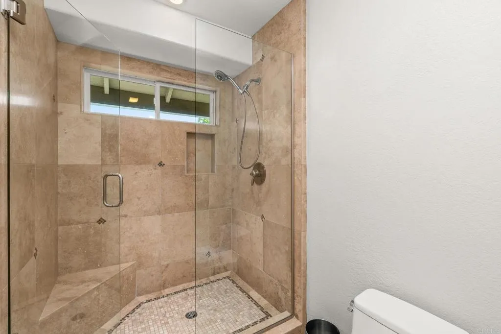 https://cdn.realtyfeed.com/cdn/127/306549502/f815eadeb1626eff5f5527d6568fbb2f.webp