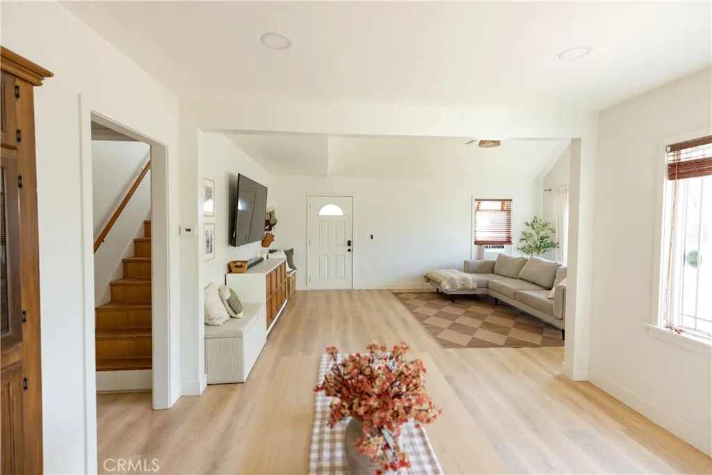 715 E Mcfadden, Santa Ana, CA 92701 - Main photo, Santa Ana, CA