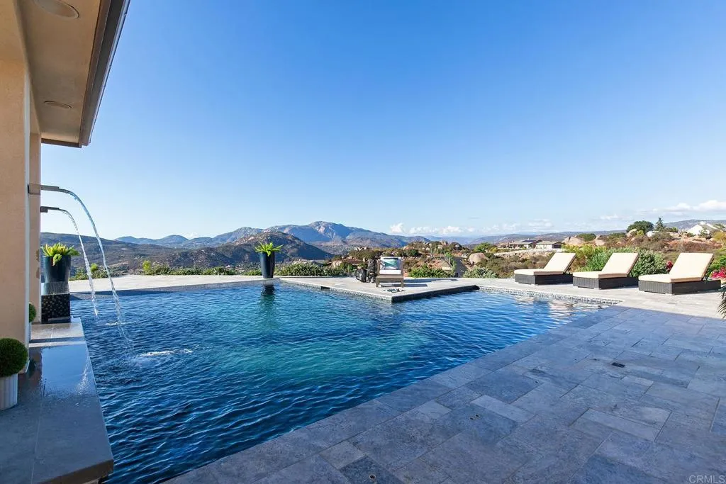 https://cdn.realtyfeed.com/cdn/127/306549617/051453d264d03e544f7d0eb2eb963c8f.webp