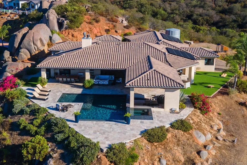 https://cdn.realtyfeed.com/cdn/127/306549617/2a74e6c3d790b902bc876f44807fe37d.webp