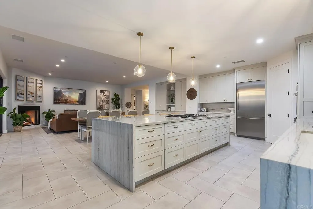 https://cdn.realtyfeed.com/cdn/127/306549617/8fedd03e1bca7bb2399556f20e3f8743.webp
