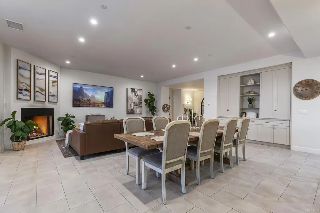 https://cdn.realtyfeed.com/cdn/127/306549617/a114d4af28b712fe07b5df6b01130396.webp