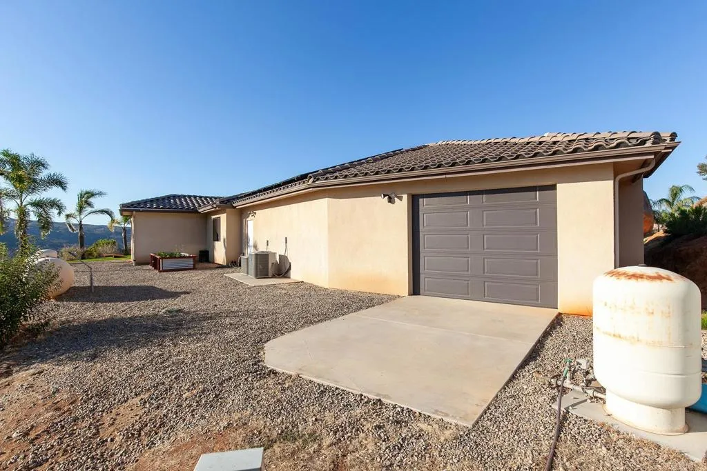 https://cdn.realtyfeed.com/cdn/127/306549617/f23601286ad9fa5f2409862a96a9896e.webp
