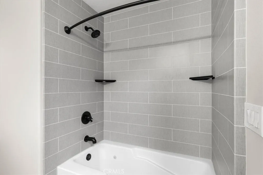 Photo #18: SW25223301 Listing: Photo #18