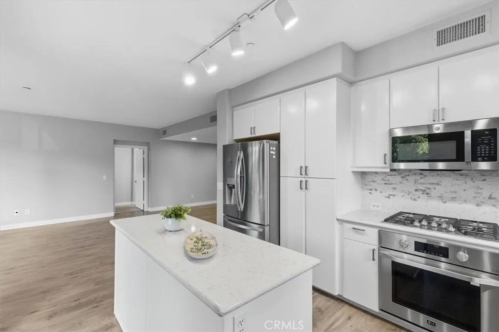 Photo #8: SW25223301 Listing: Photo #8