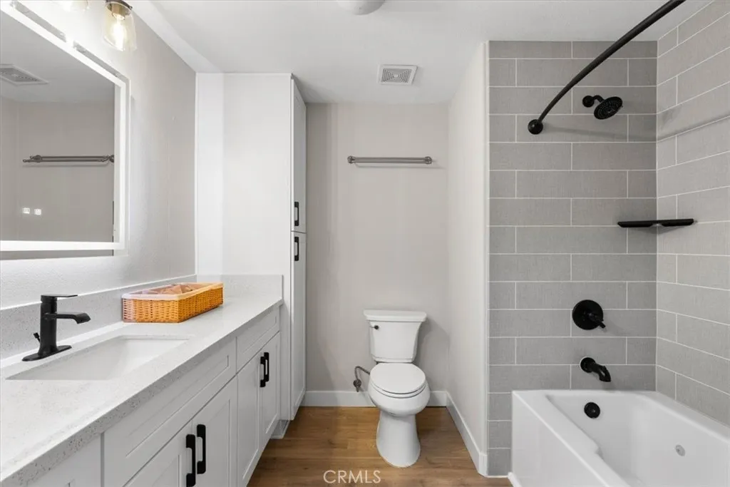 Photo #17: SW25223301 Listing: Photo #17