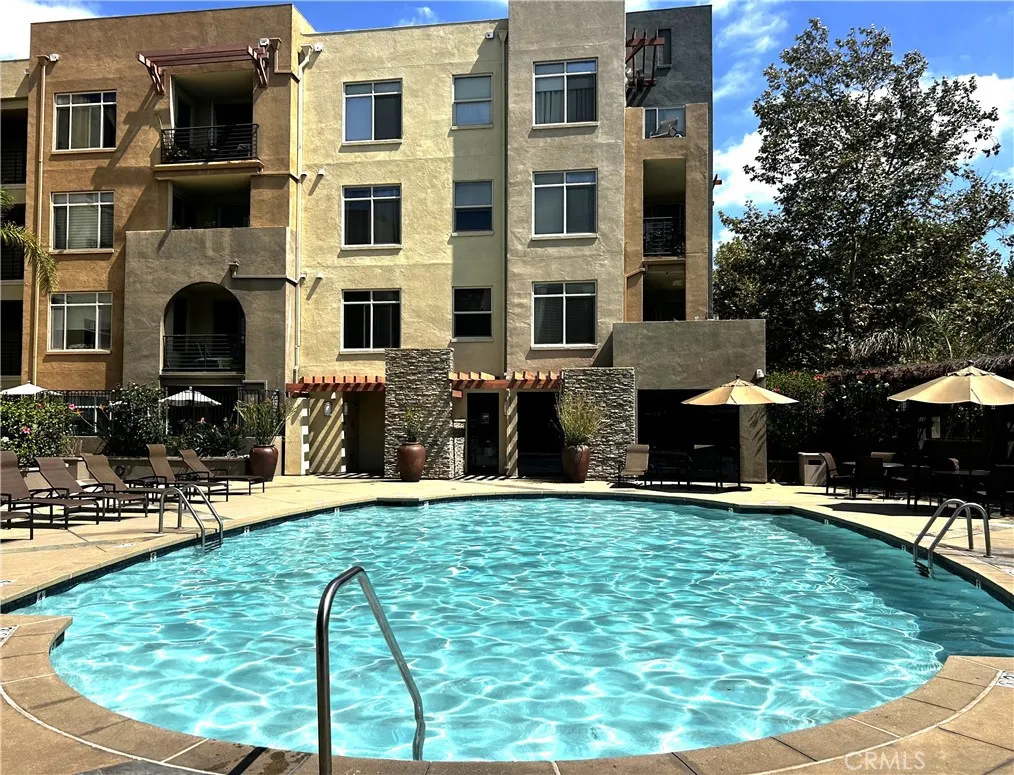 https://cdn.realtyfeed.com/cdn/127/306549628/cf88842d120ec1b17f2d52b2d6ffb548.webp