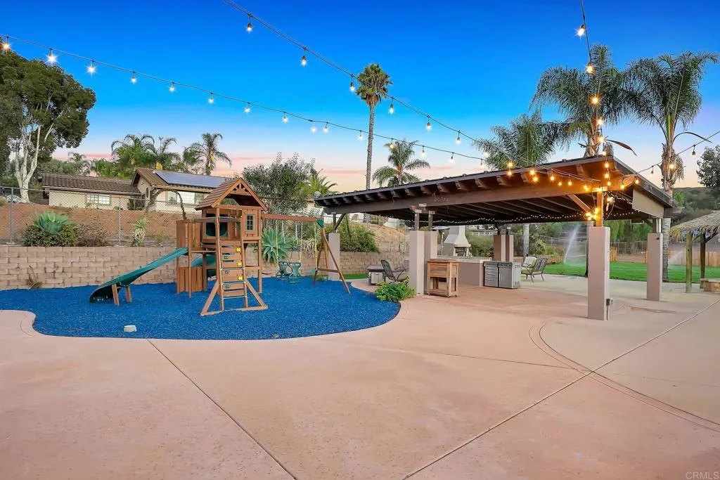 https://cdn.realtyfeed.com/cdn/127/306549717/1aa84987d75dddd730f371336e6ee243.webp