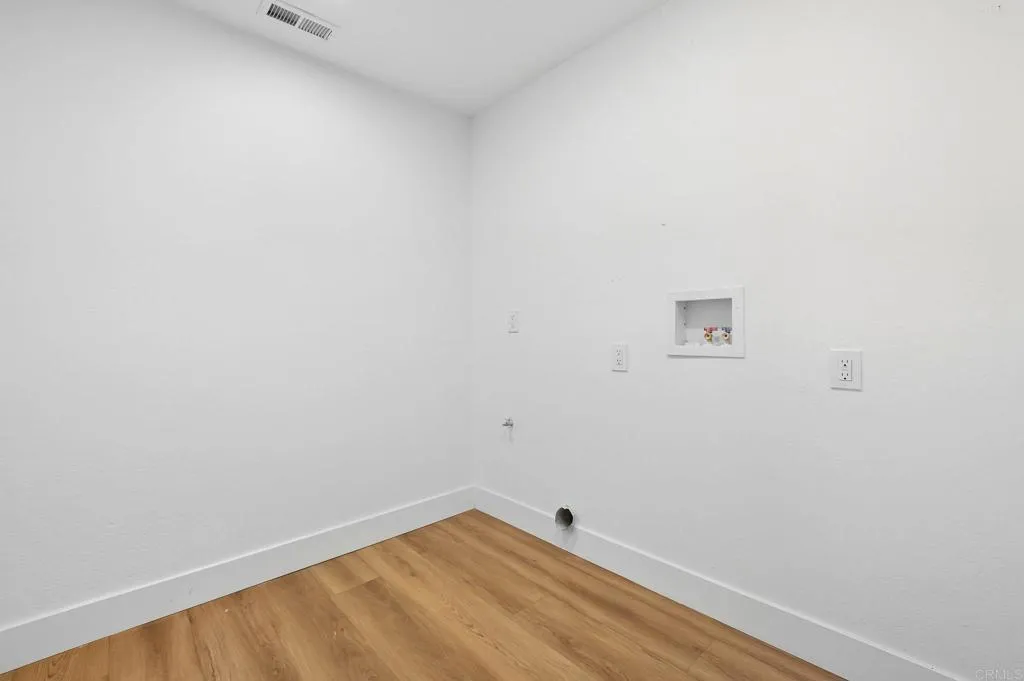 https://cdn.realtyfeed.com/cdn/127/306549717/b8340247dfeedb232e58ea0866c5ce73.webp
