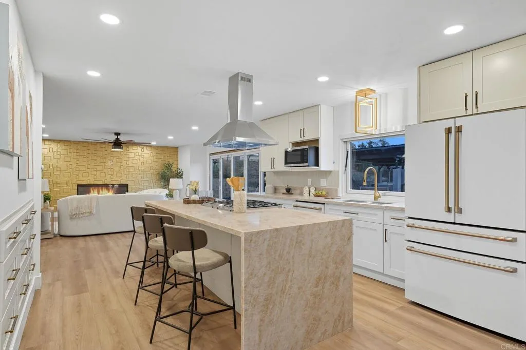 https://cdn.realtyfeed.com/cdn/127/306549717/dce70b8ea094f4764d217aab2a7ba132.webp