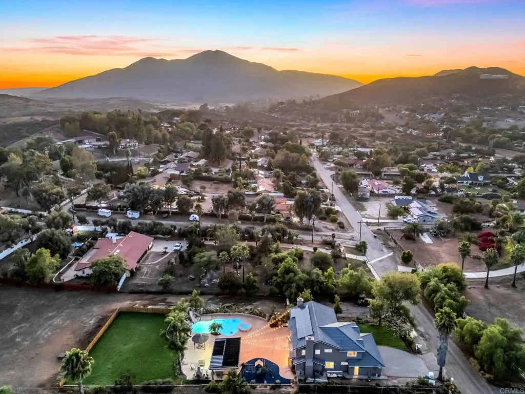 https://cdn.realtyfeed.com/cdn/127/306549717/ee5128e6ff0ddde10319cad54275f45f.webp
