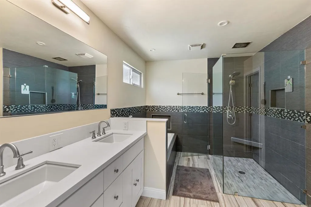 https://cdn.realtyfeed.com/cdn/127/306549757/26506ec91a4c530c7eb6925ffcd36c6e.webp