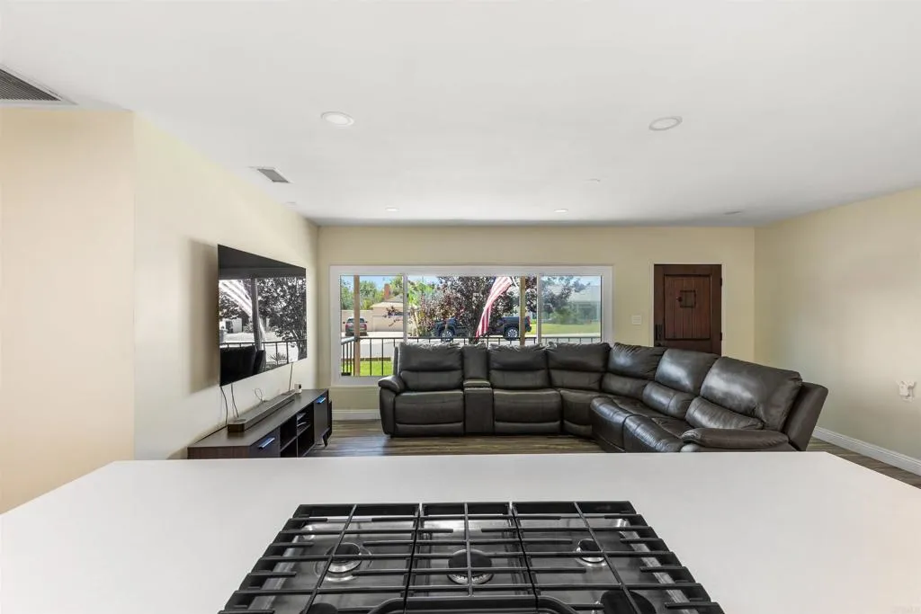 https://cdn.realtyfeed.com/cdn/127/306549757/3807379d202de29b21feb35cf41f6926.webp