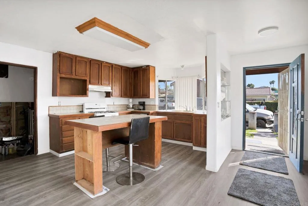 https://cdn.realtyfeed.com/cdn/127/306549812/1ccf9b79ada612d482957267f4c7f3c7.webp