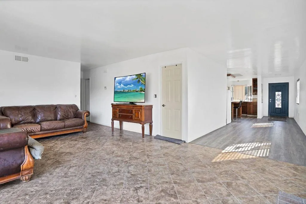 https://cdn.realtyfeed.com/cdn/127/306549812/20719cacd3be4155cd4551d2b45b5557.webp