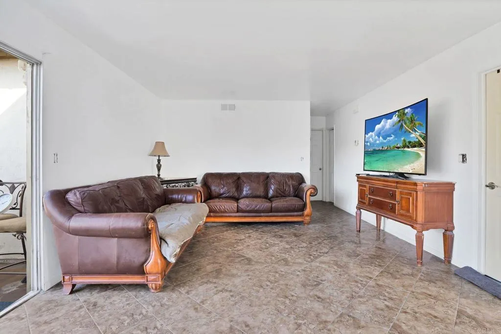 https://cdn.realtyfeed.com/cdn/127/306549812/867078ab871aa95042a8905335b73bb7.webp
