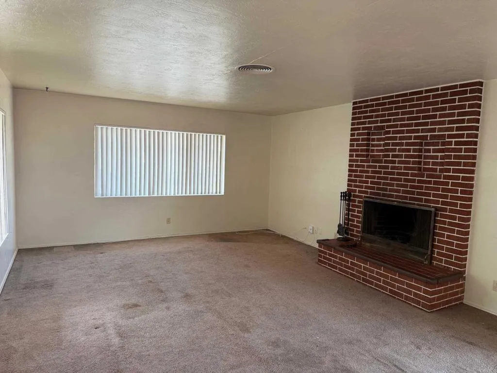 https://cdn.realtyfeed.com/cdn/127/306549826/3de92fcc40d5caa489aecb909f54cc48.webp