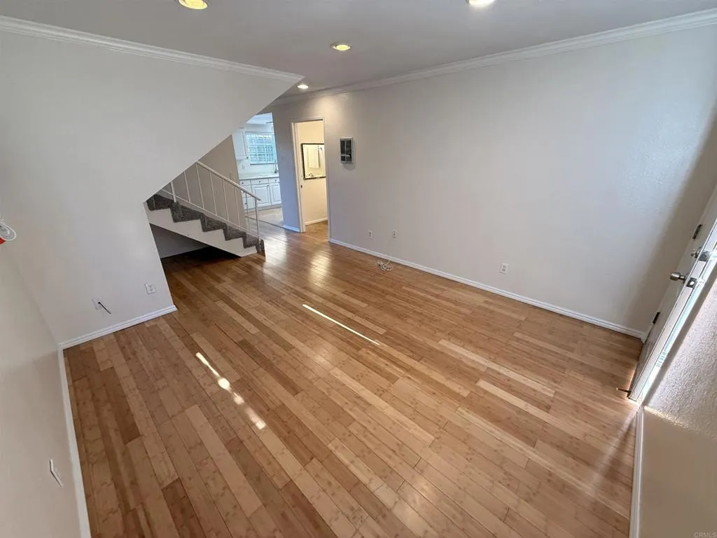 https://cdn.realtyfeed.com/cdn/127/306549881/5ac18b5fc15690aed9def44851ca49a8.webp