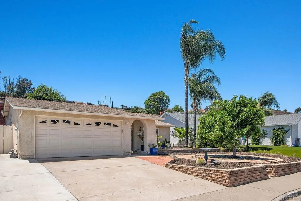 https://cdn.realtyfeed.com/cdn/127/306549936/67396f530a5f7c993ff5ca656b61fce4.webp