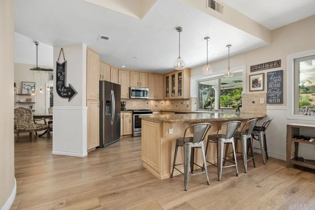 https://cdn.realtyfeed.com/cdn/127/306550055/dc74952f6cbefe845eb721650567c12d.webp