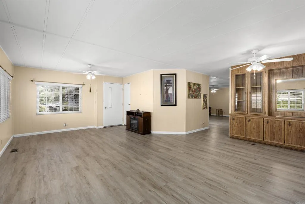 https://cdn.realtyfeed.com/cdn/127/306550119/526599104aaf333d201a6f165de80a47.webp