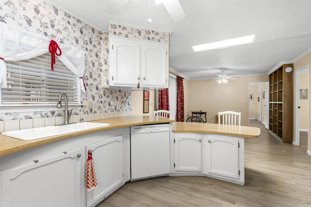https://cdn.realtyfeed.com/cdn/127/306550119/90de51acacbda21794e4565119e7ee20.webp