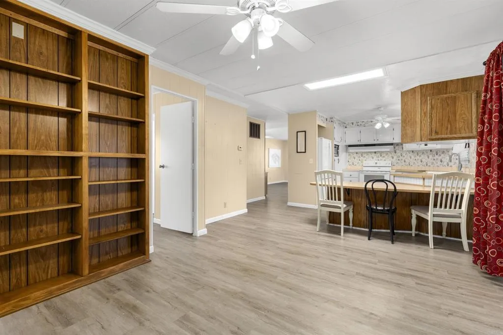 https://cdn.realtyfeed.com/cdn/127/306550119/c65bce1e0a3e5ca6db8f8c5536fc93d9.webp