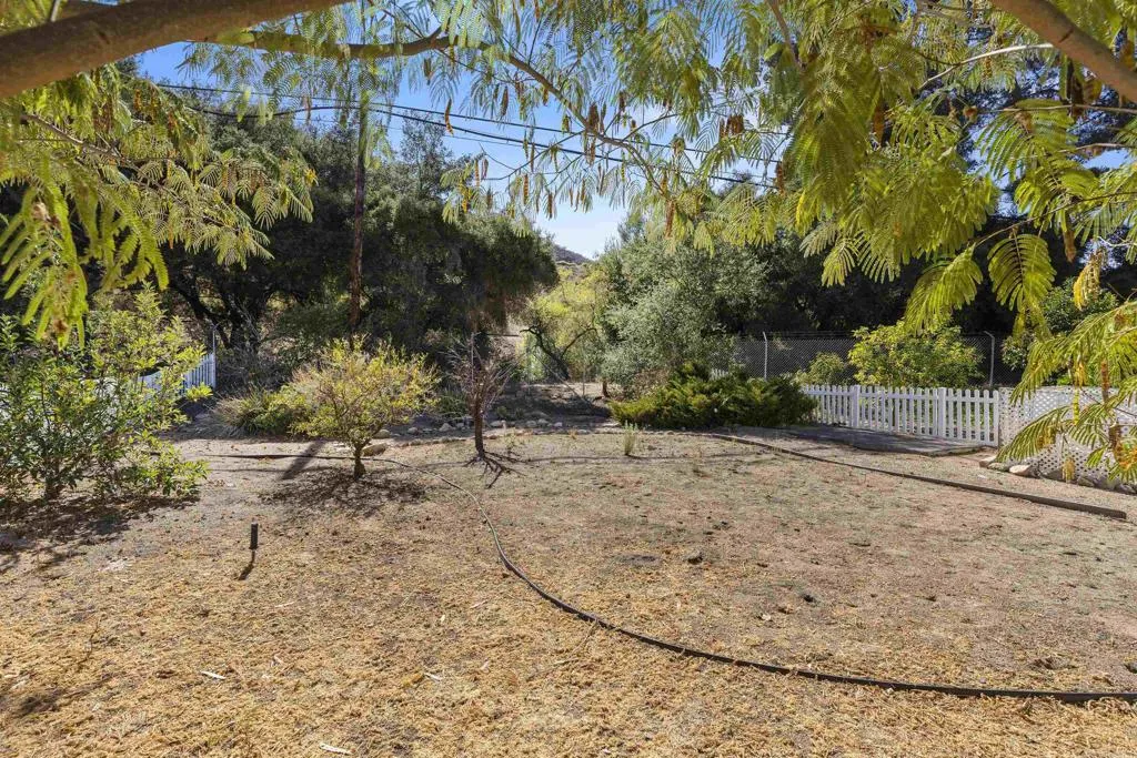 https://cdn.realtyfeed.com/cdn/127/306550119/f09f0a5b027c055abbeb5b57eb9f99a9.webp