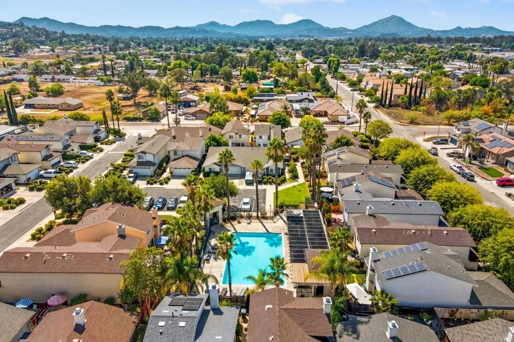 https://cdn.realtyfeed.com/cdn/127/306550121/737d94f9f1604ea06a1f249a0fde984f.webp