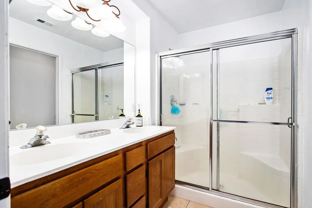 https://cdn.realtyfeed.com/cdn/127/306550121/ca43a22713f8b897db55a852f964d5de.webp