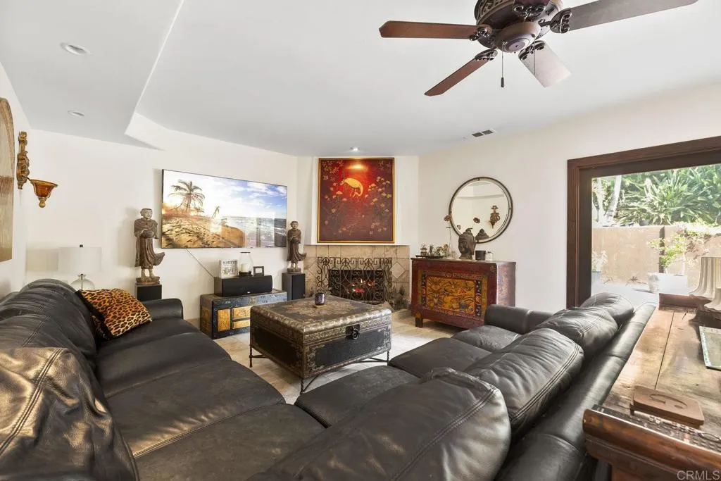 https://cdn.realtyfeed.com/cdn/127/306550123/1d97bb0af4f52163a5fda375f935aa20.webp