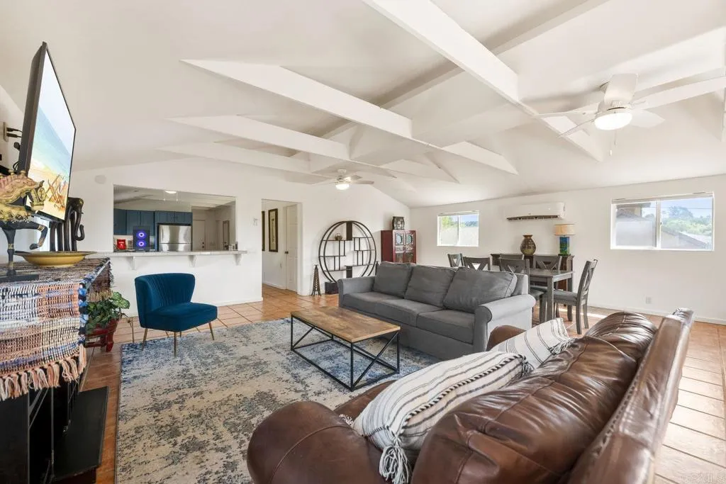 https://cdn.realtyfeed.com/cdn/127/306550123/7af86fcc58f3094554e8d0168a7c9f36.webp