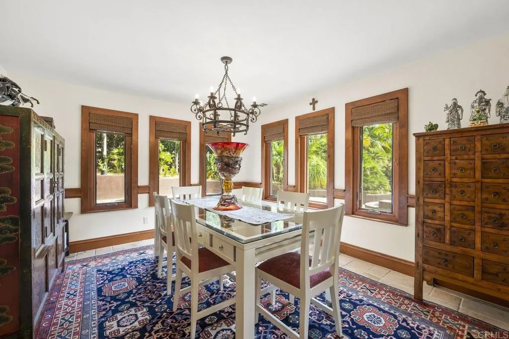 https://cdn.realtyfeed.com/cdn/127/306550123/951f9113a6e6d23f3e81040f609ef4df.webp