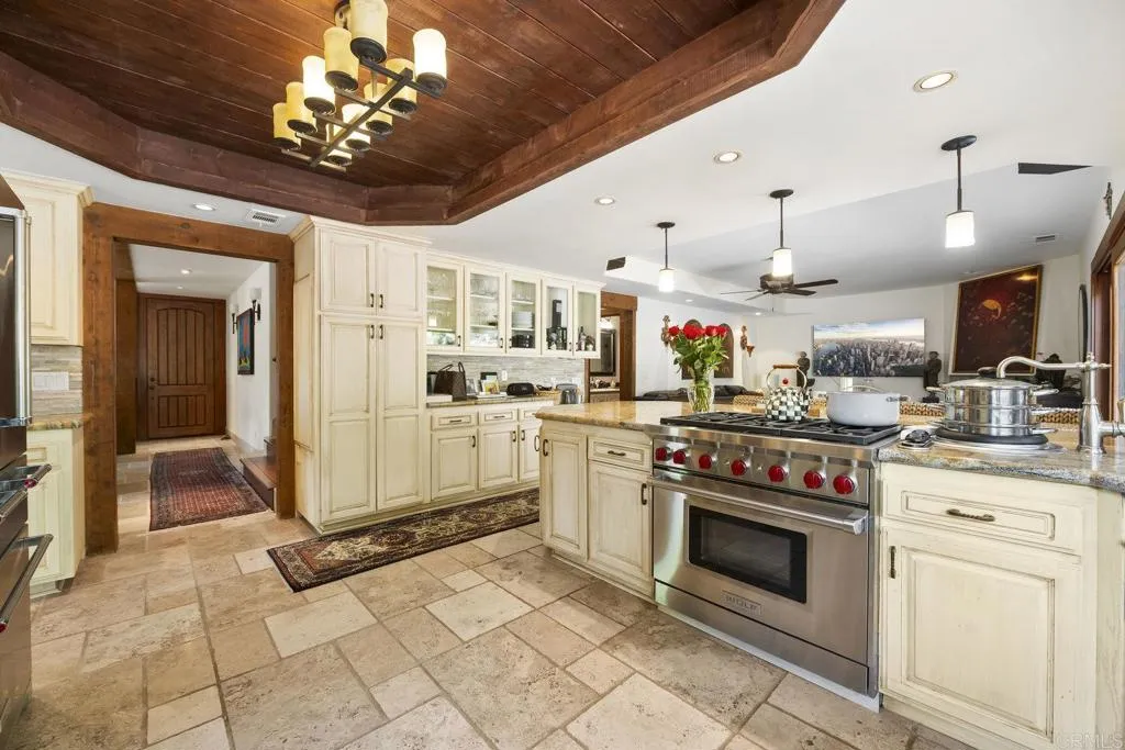 https://cdn.realtyfeed.com/cdn/127/306550123/998b215b03d50f483046f3e3a00ec655.webp