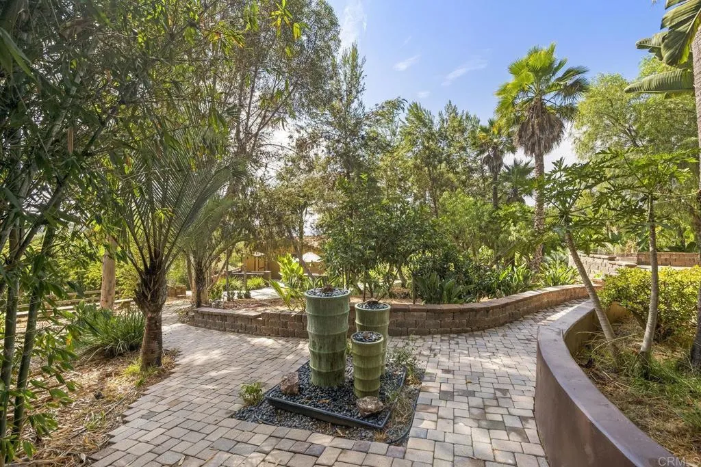 https://cdn.realtyfeed.com/cdn/127/306550123/a205115840a037fa301d924bf6cb0445.webp