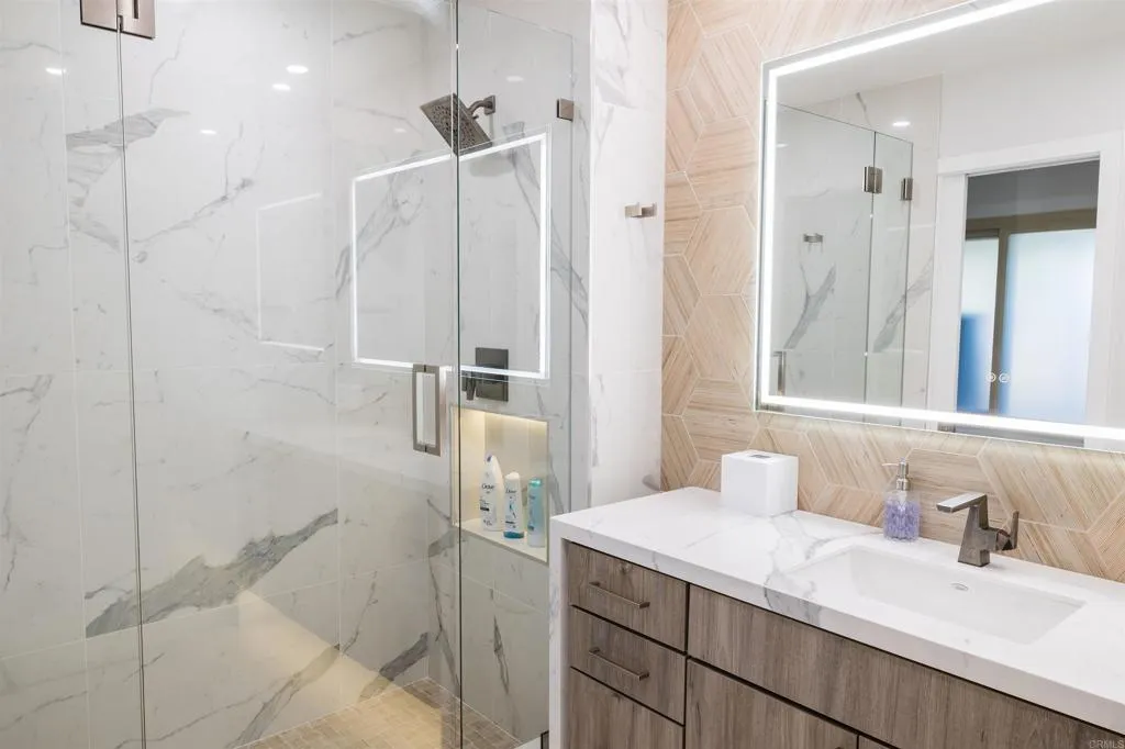 https://cdn.realtyfeed.com/cdn/127/306550306/40b1009addb89b1652a3d2c42f6caf15.webp